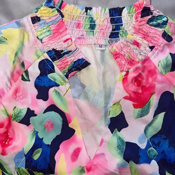 Floral Print Blouse with a Smocked Neckline Size Medium - Picture 3 of 4